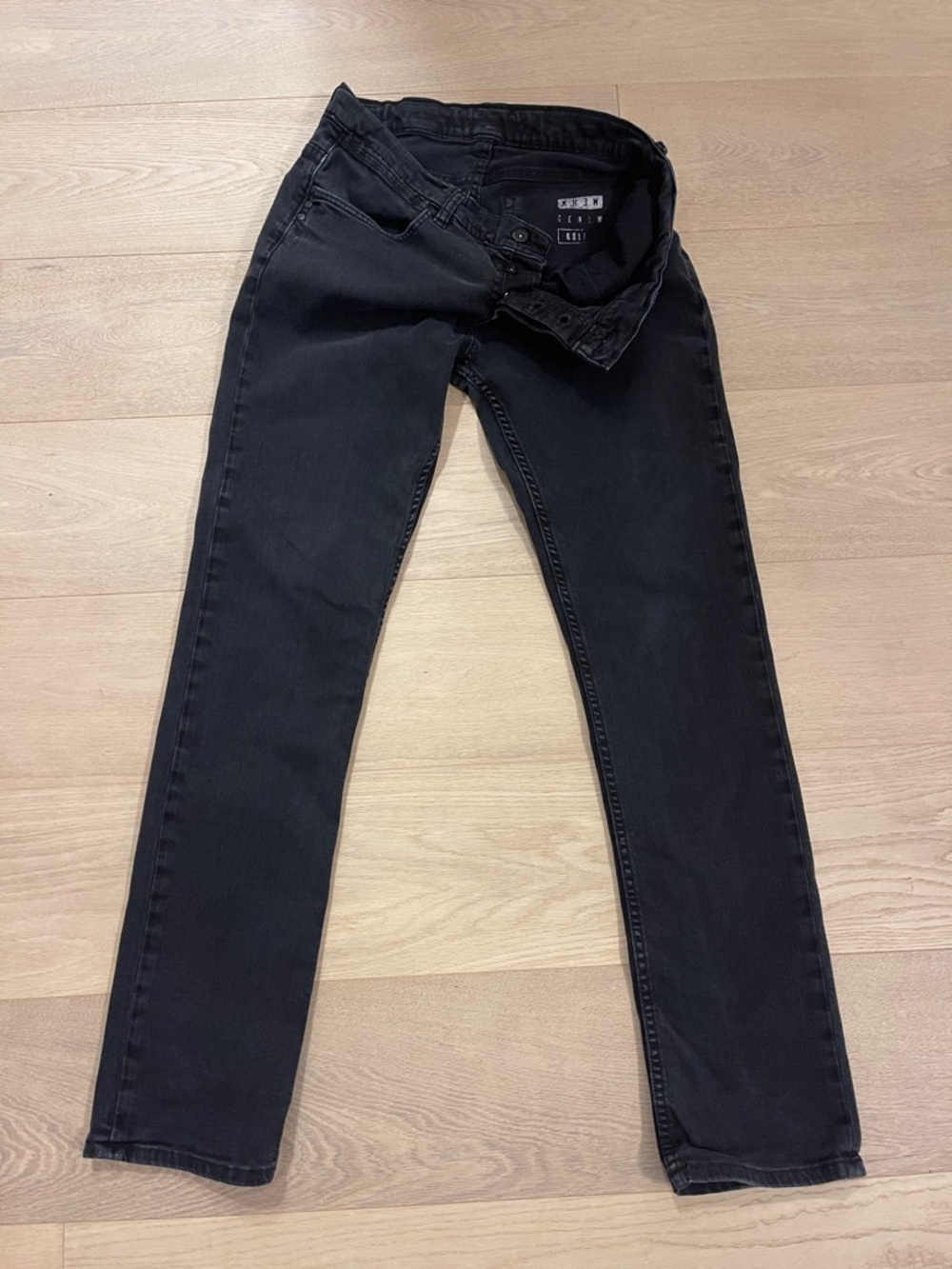 Men's Slim Black Jeans - Classic Slim Fit